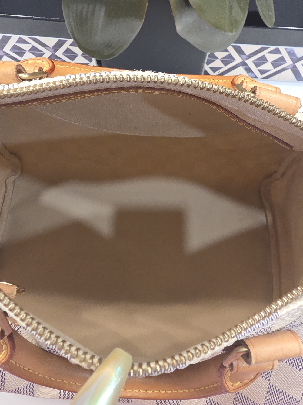 Louis Vuitton Damier Azur Satchel in Cream and Tan - Picture 13 of 16